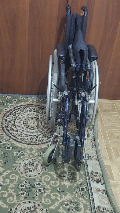 Инвалидная коляска