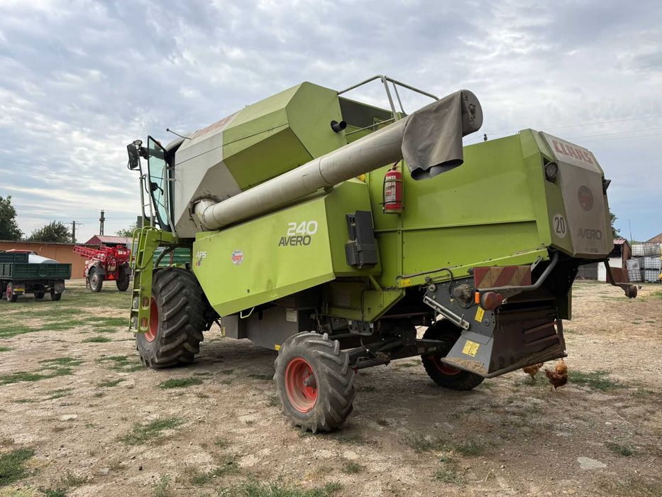 Combina Claas Avero 240 APS
