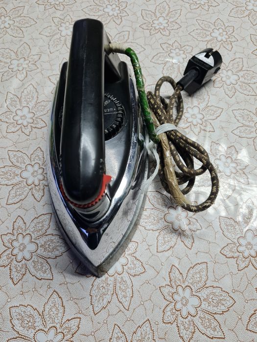 Ютия за гладене уникат