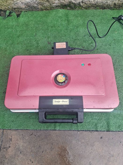 Преса за гладене и подлепяне Sonja - Press