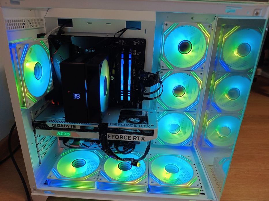 Vând PC Gaming Ryzen 7 5800x+RTX 4060+16gb DDR4
