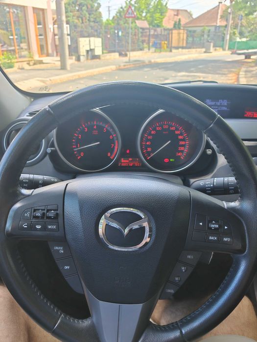MAZDA 3 2010 — imagine 2