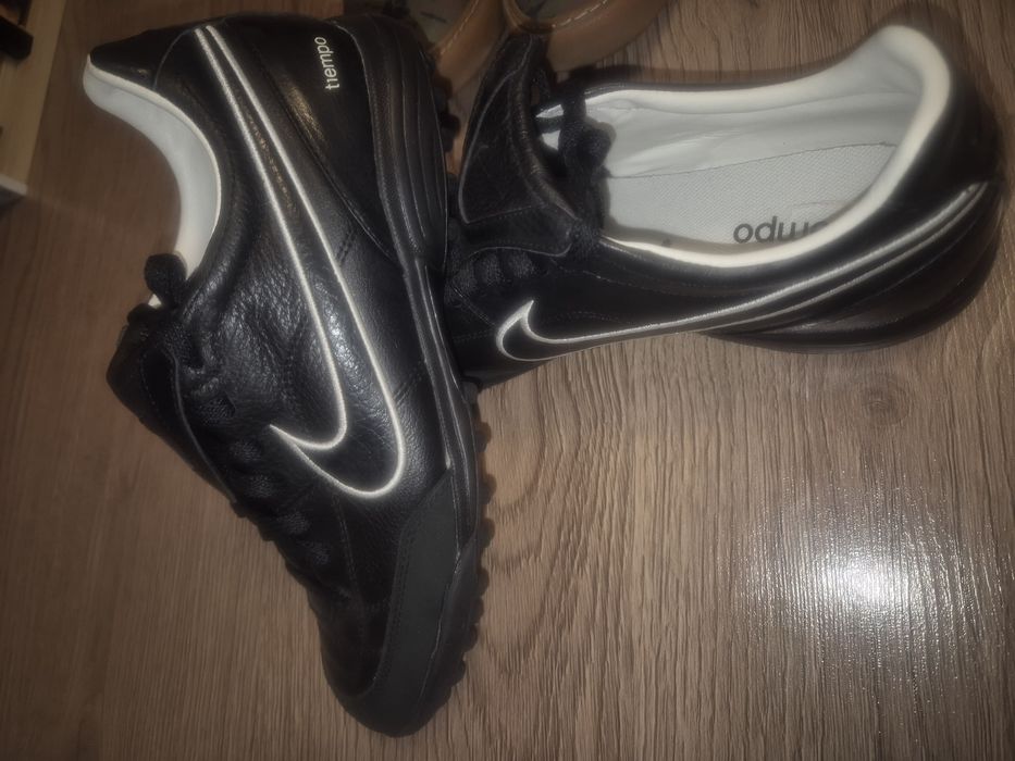 Tricouri/Cămăși/Blugi/Pantaloni/ Încălțări