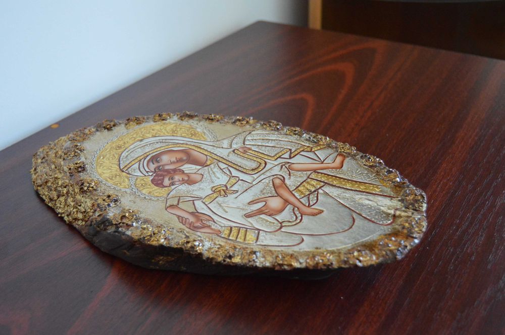 Icoana pe lemn cu Maica Domnului si Iisus executata manual