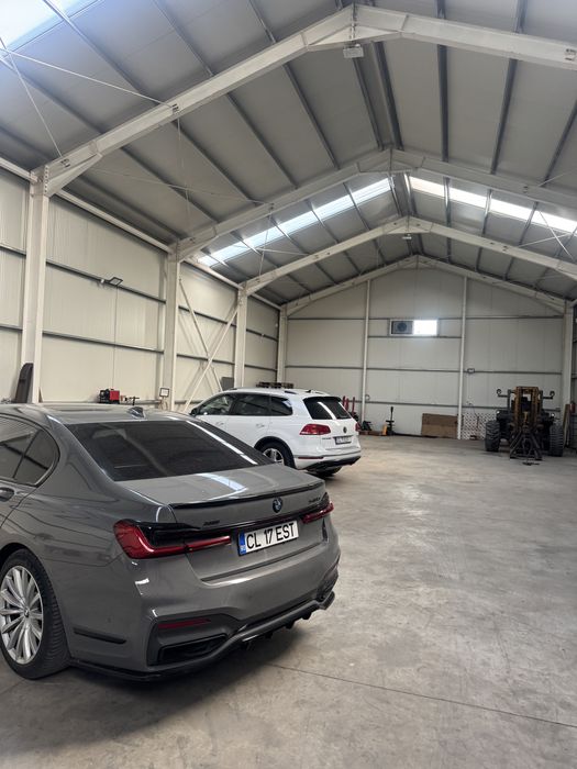 Hala metalica 14 m latime x33 m lungime.  4 m strasina din ipe 200 ferme si hea 180 stalpi