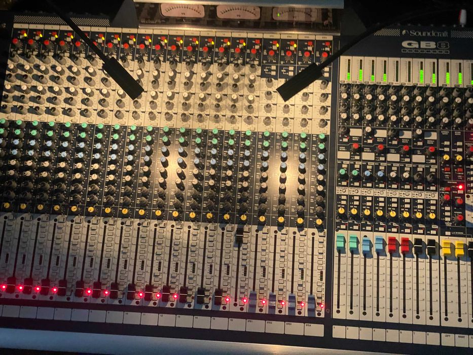 СПЕШНО - Soundcraft GB8 32-канален миксер – Топ оферта с кейс!