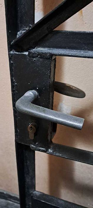 Метална врата за апартамент