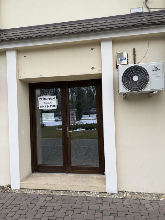 De inchiriat spatiu comercial in centrul Carei-45mp