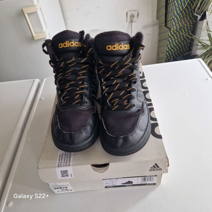 Детски маратонки Adidas номер 37