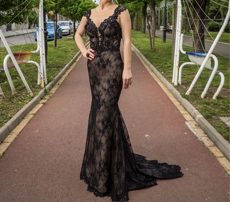 Официална рокля