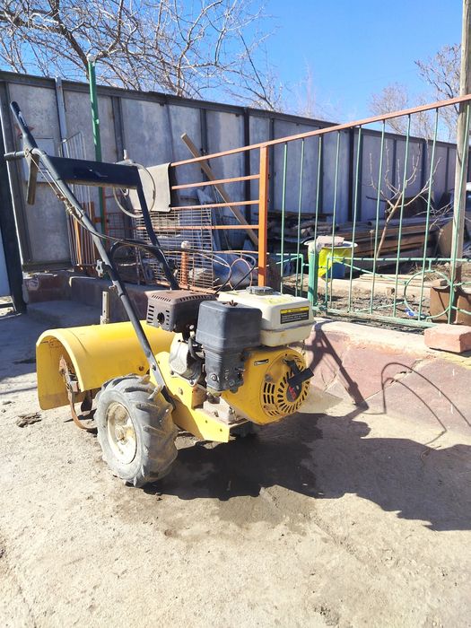 Культиватор продам.