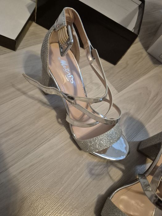 Pantofi toc argintii 37