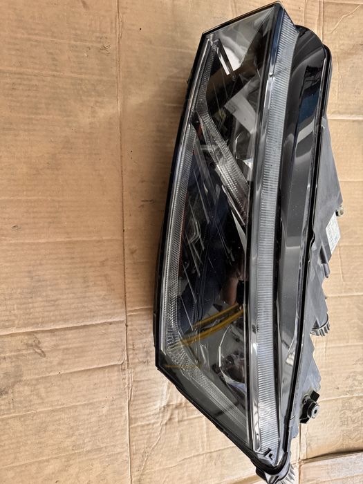 Far stanga Full led Skoda Octavia 4