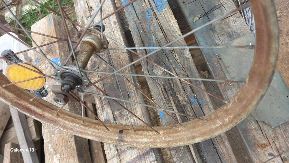 Продавам 2бр външи гуми 20"цола и 2бр капли