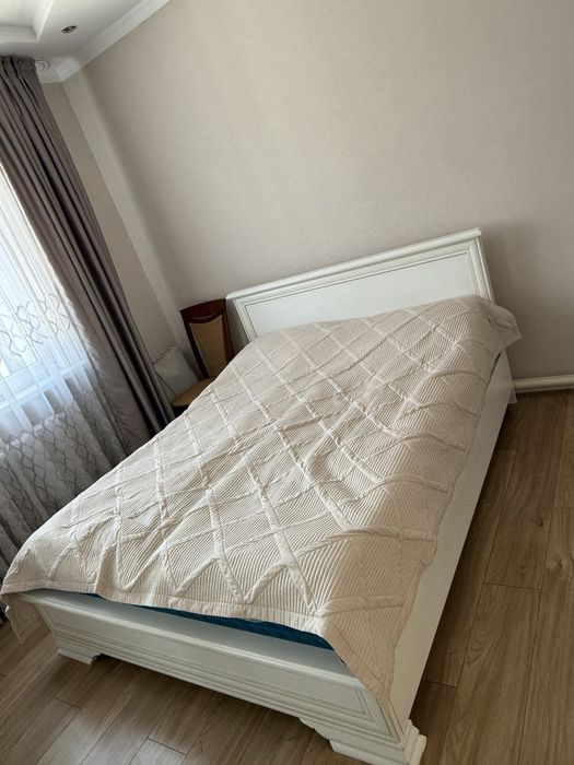 Продам спальный гарнитур