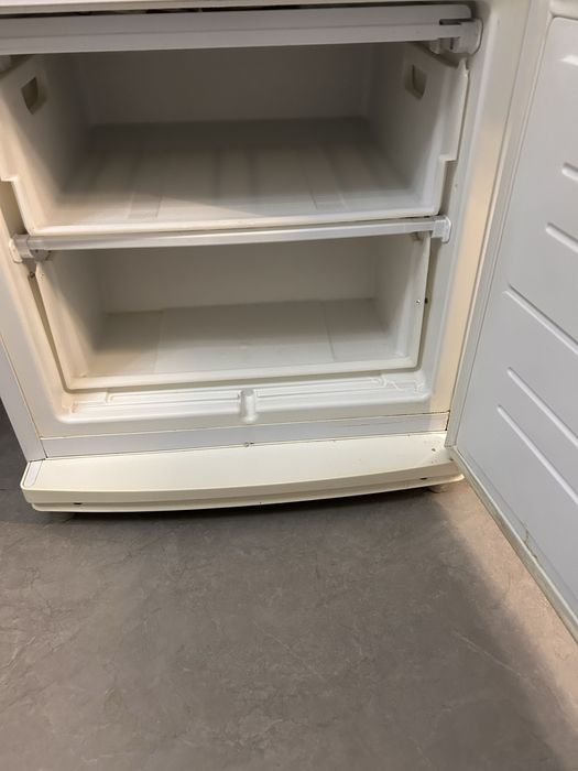 Холодильник рабочий, хорошее состояние