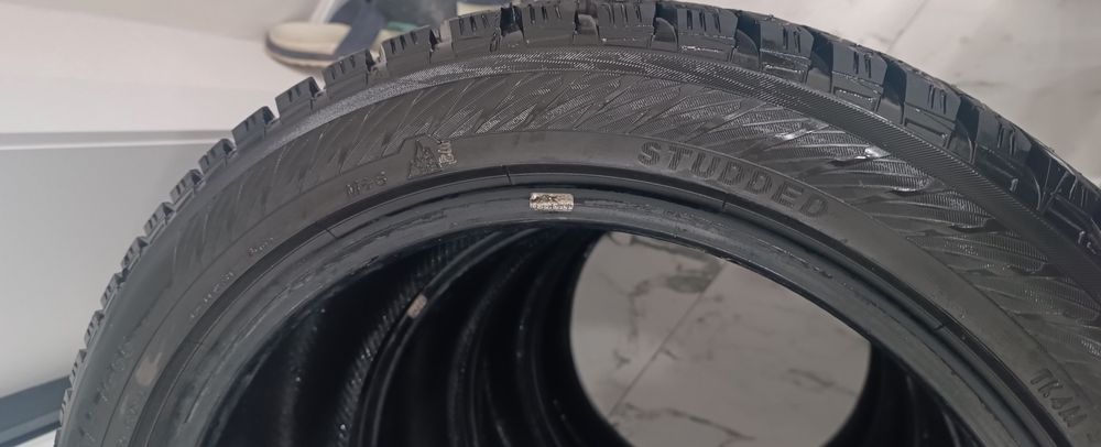 Продам шины в отличном состоянии