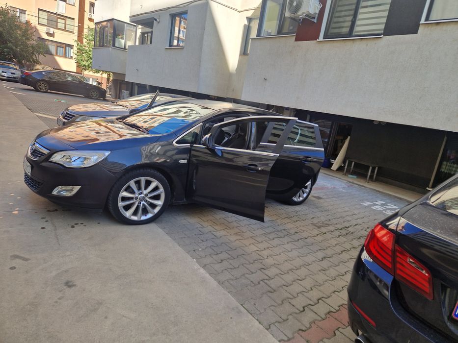 Okazie unică! Vand opel astra j 2011 euro 5  1.7 diesel  125 cp