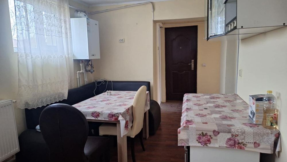 Vând apartament cu 3 camere - 59 mp