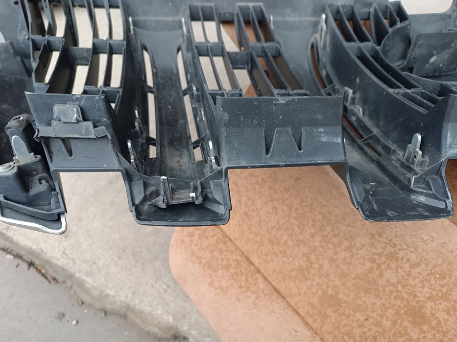 Предна решетка тойота ланд крузер прадо 150