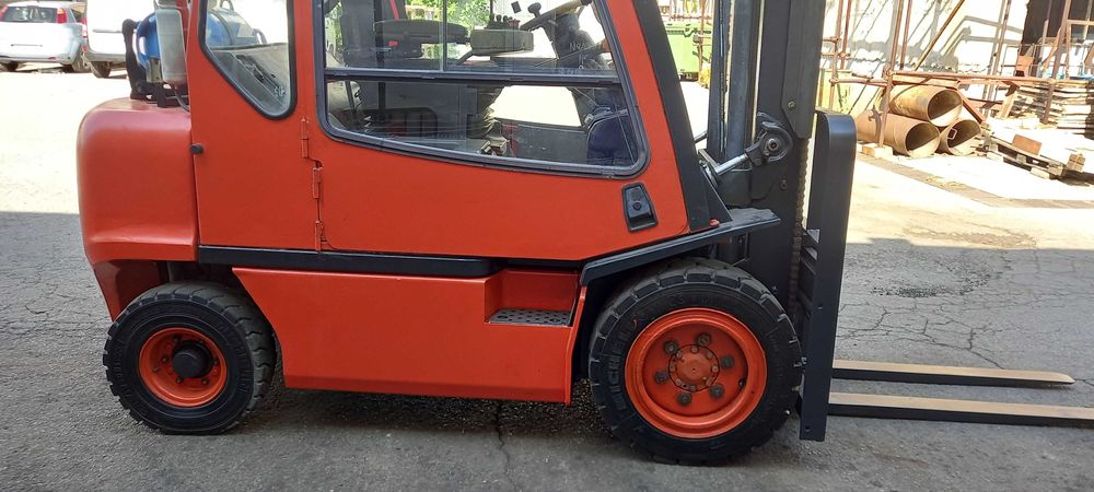 Продавам газокар НИСАН 3 тона. Цената е с ДДС.