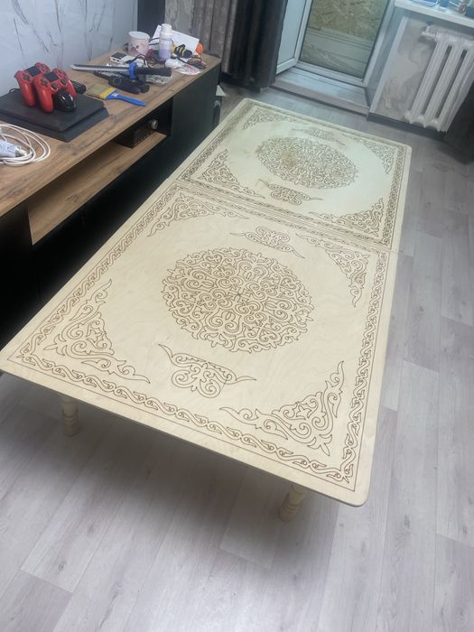 Продам низкий стол