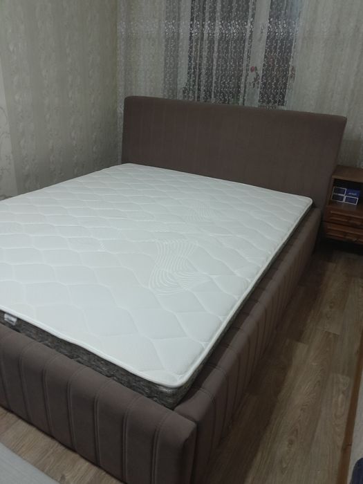 Продам двуспальную кровать