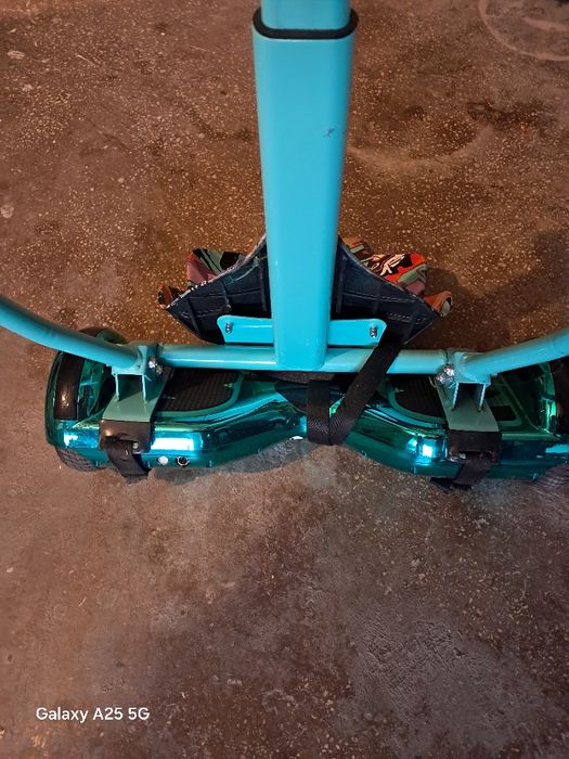 Vând Hoverboard Mega motion cu  scaun .