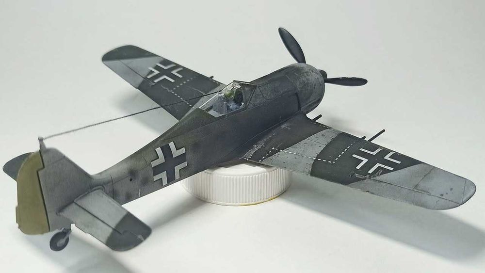 Сборная модель самолета Фокке-Вульф Fw 190 A8/F8 (ЗВЕЗДА, 1:72)