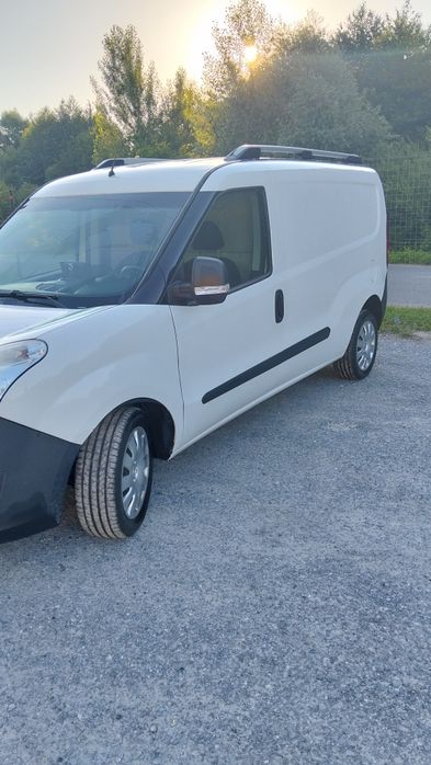 Vând autoutilitară Opel Combo Van