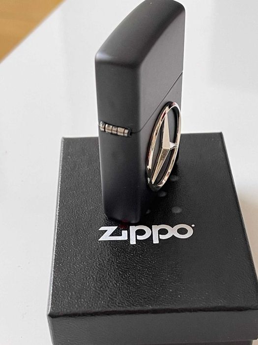Bricheta Zippo sigla Mercedes Benz neagra noua Cadou Colectie