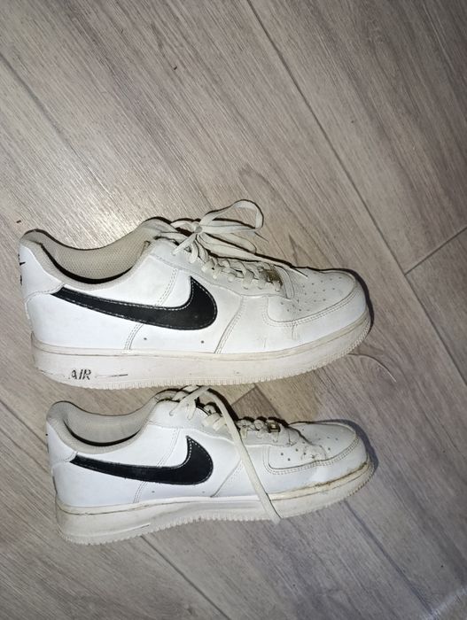 продам мужские кроссовки