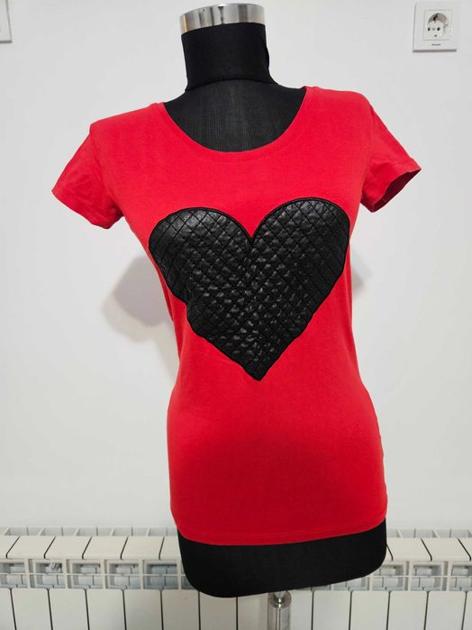 Различни спортни тениски