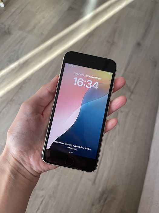 Продам iphone se 64 gb