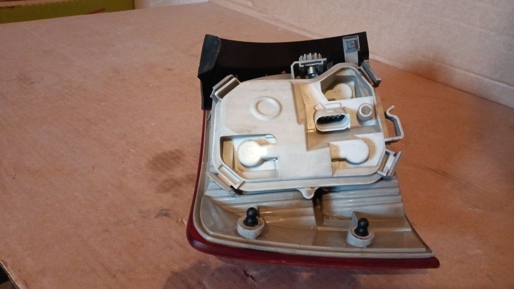 Десен външен стоп за а4/b7 kombi