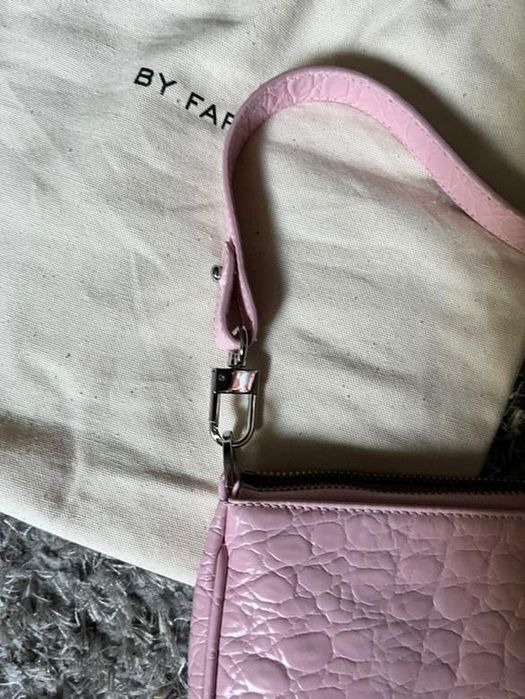 Чанта by far розова