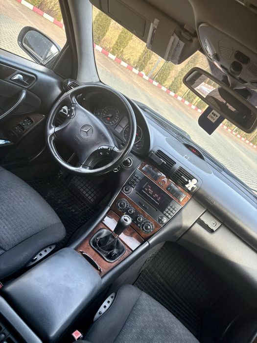 Mercedes-Benz C220 - W203