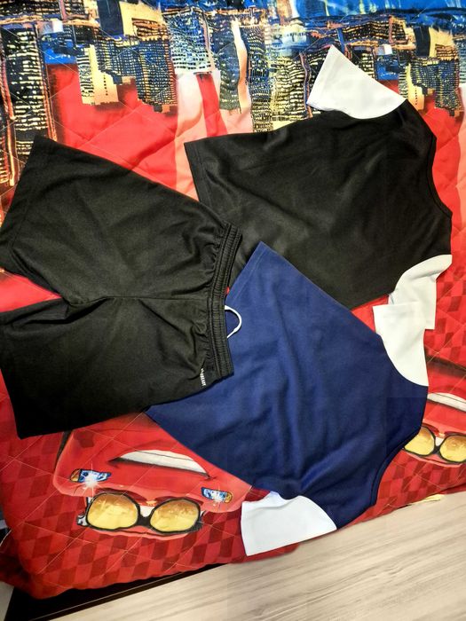 Adidas комплект блуза и къси панталони 140 размер 9-10 г