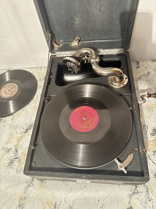 Продам.  Патефон