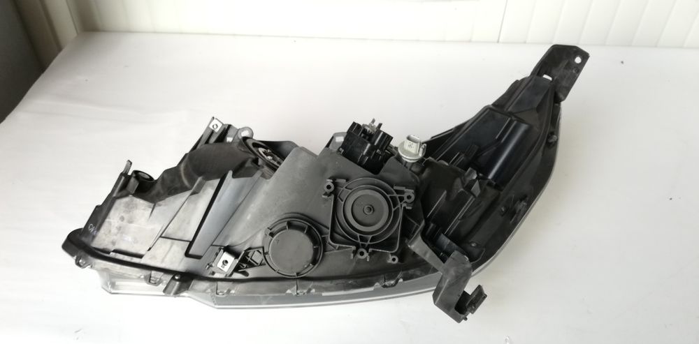 Десен фар Honda CR-V 4 facelift