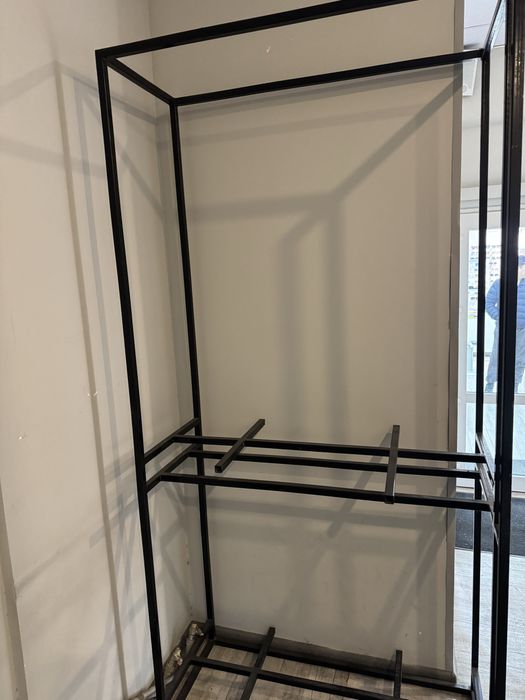 Стойка для одежды,по 20-30 тыс