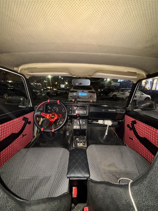 Обшивки дверей .