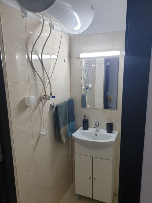 Închiriez apartament/garsoniera