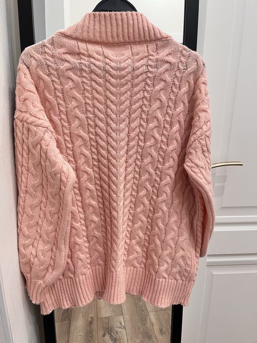 Абсолютно новый свитер