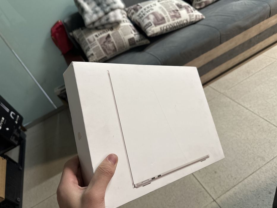 Apple MacBook air 13.6