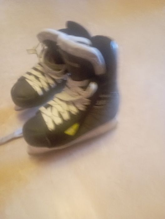 Продам коньки детские