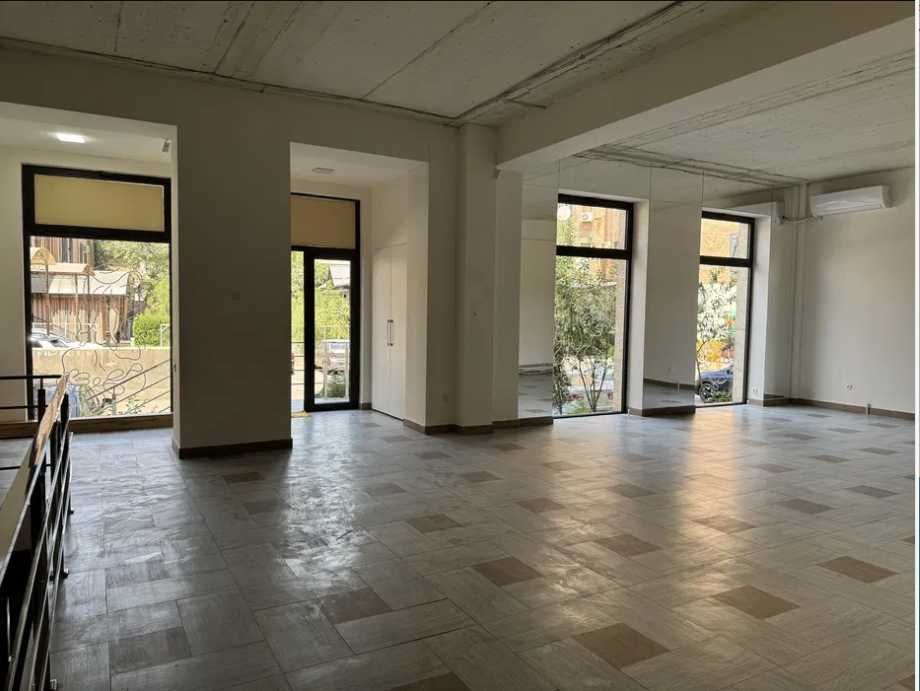 Фидокор ул.Чехова  кафе "Бон"м-в Госпитальный,Гранд Мир отель 207 кв.м