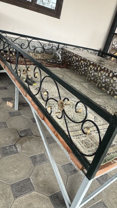 Продается  тапчан большой