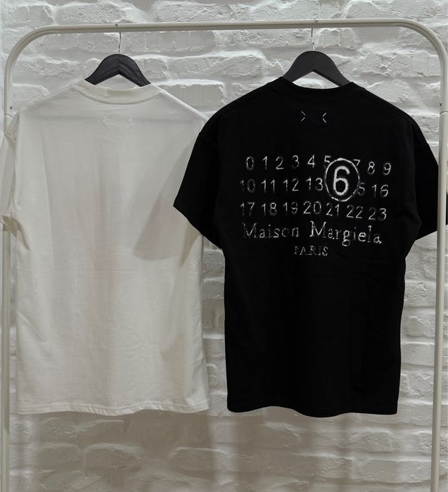 Мъжки Тениски Maison Margiela Black & White T-shirt Number & Red Heart