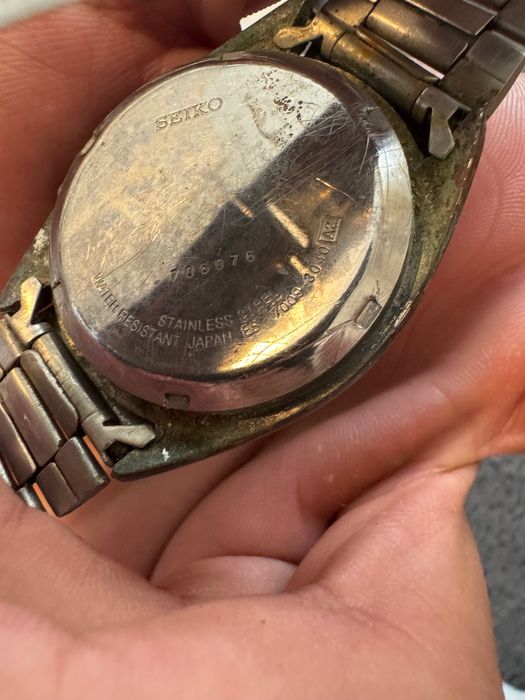 Часовник ,,Seiko 5 QUARTZ WATER RESIST”
